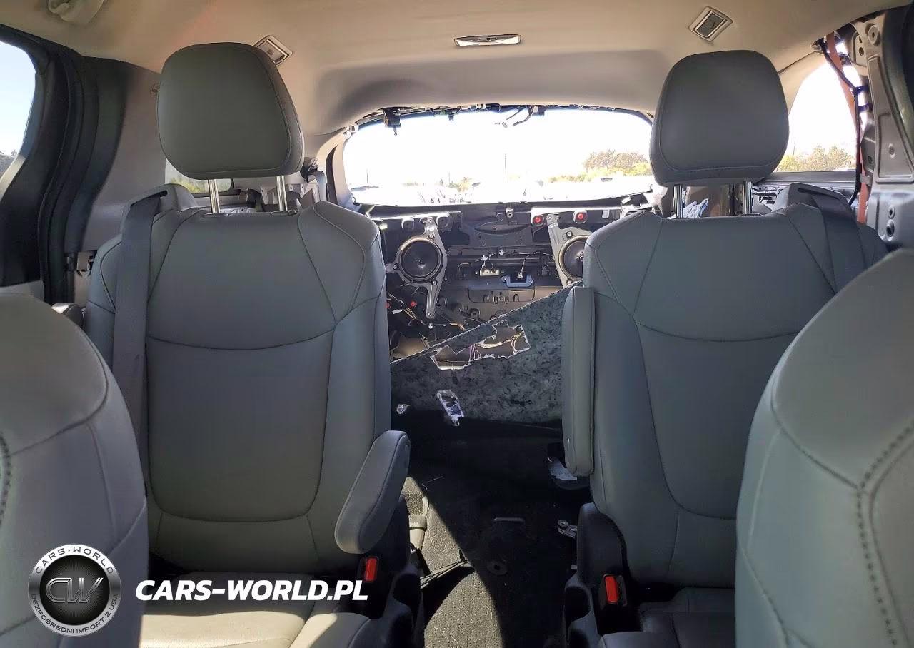 2025 Toyota Sienna Xle 7-Passenger VIN:5TDYSKFCXSS190660 - 10