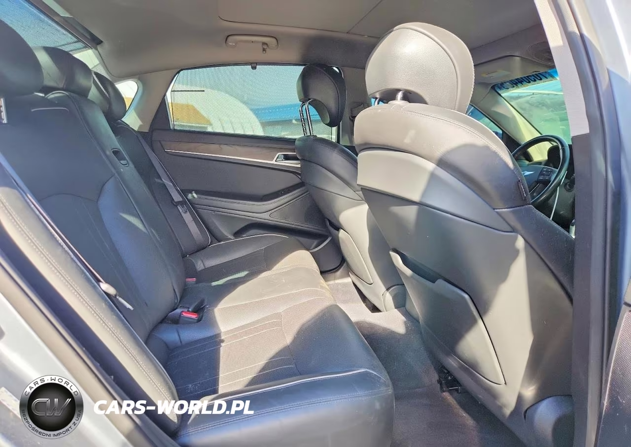 2015 Hyundai Genesis 3.8L VIN:KMHGN4JE4FU081728 - 10