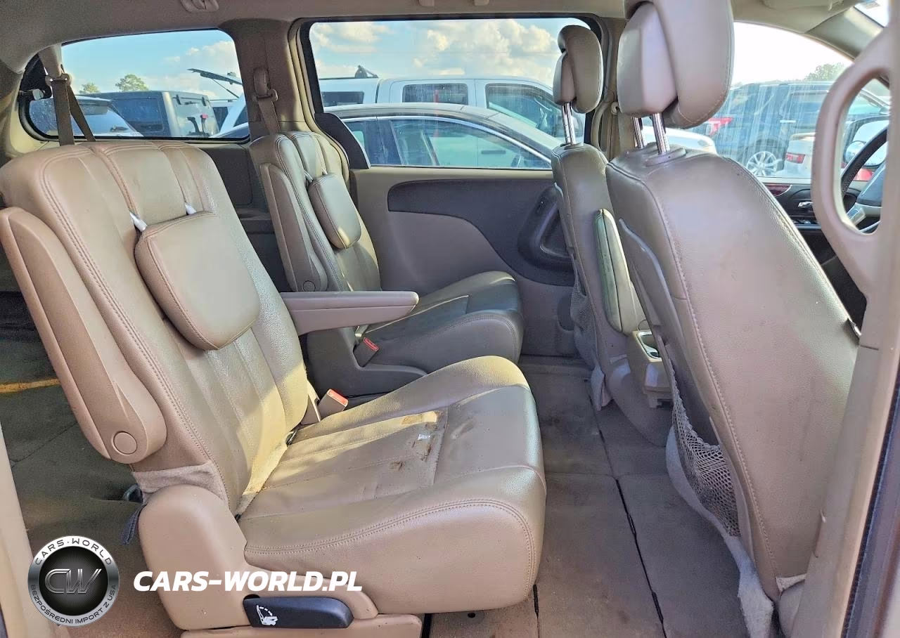 2014 Chrysler Town & Country Touring VIN:2C4RC1BG6ER437321 - 11