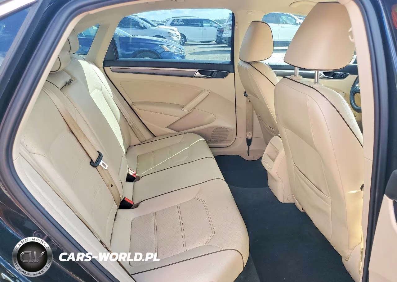 2017 Volkswagen Passat R-Line VIN:1VWDT7A32HC021000 - 10