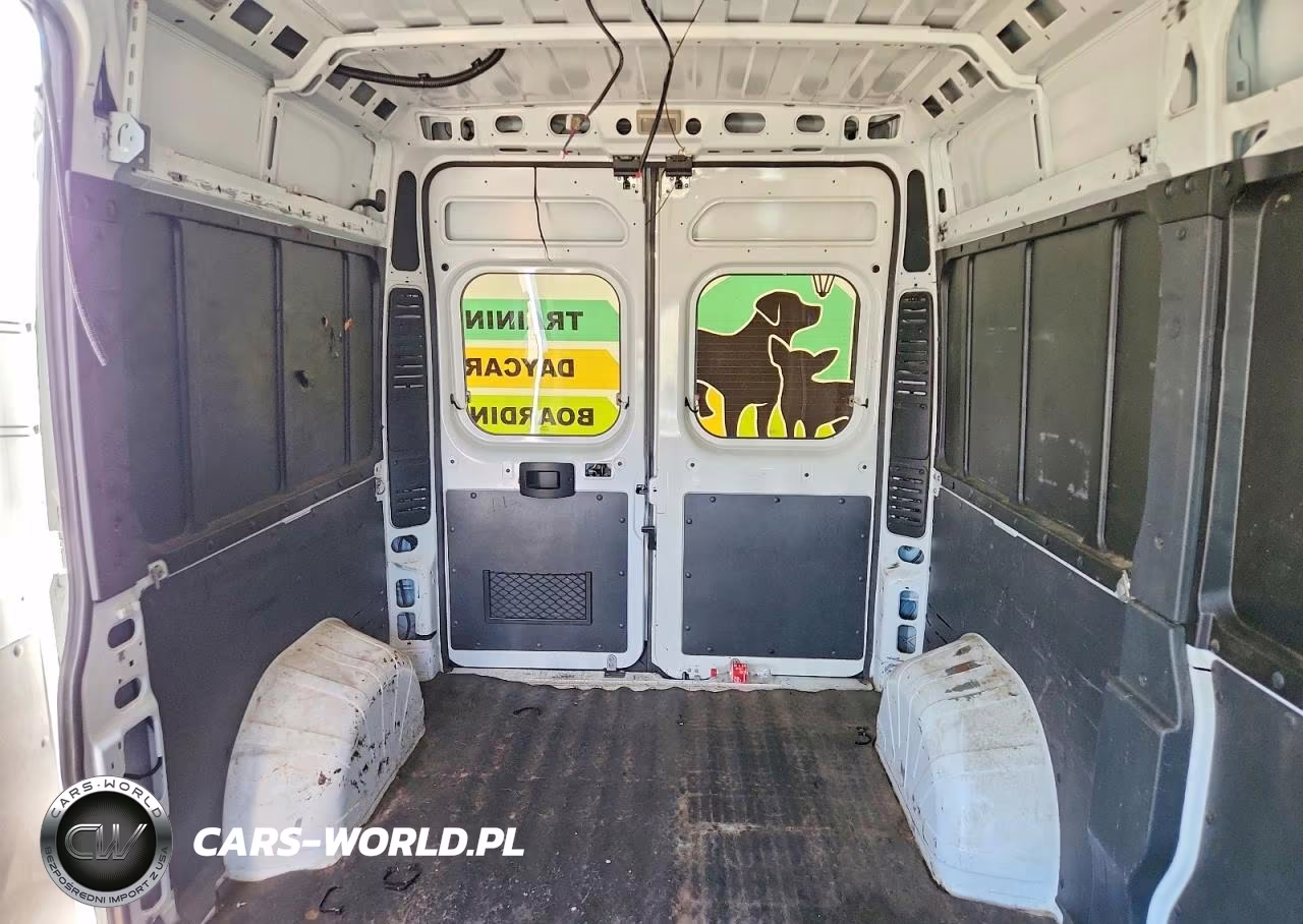 2018 Ram Promaster 1500 Delivery Van VIN:3C6TRVBG4JE118627 - 10