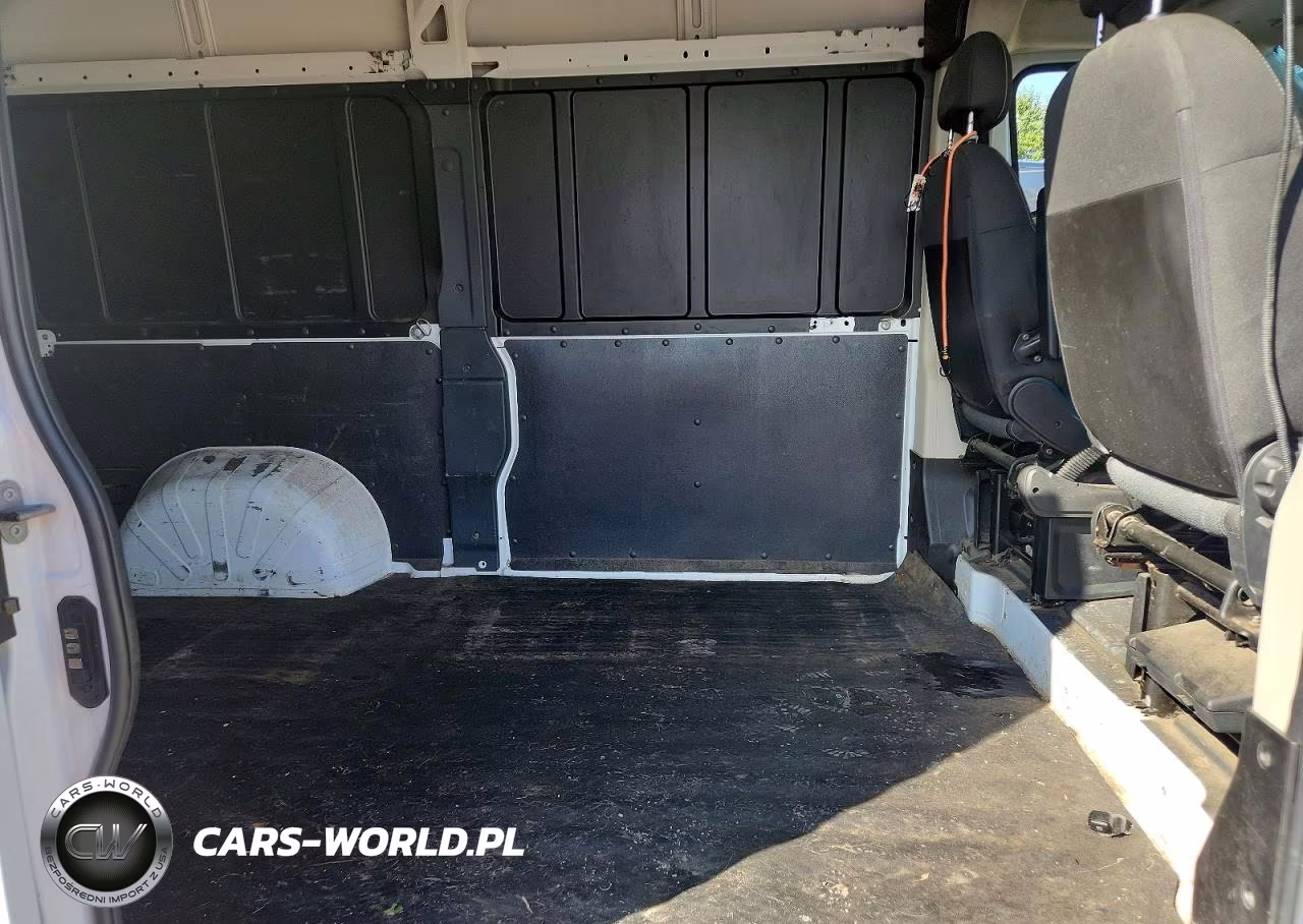 2018 Ram Promaster 1500 Delivery Van VIN:3C6TRVBG4JE118627 - 11