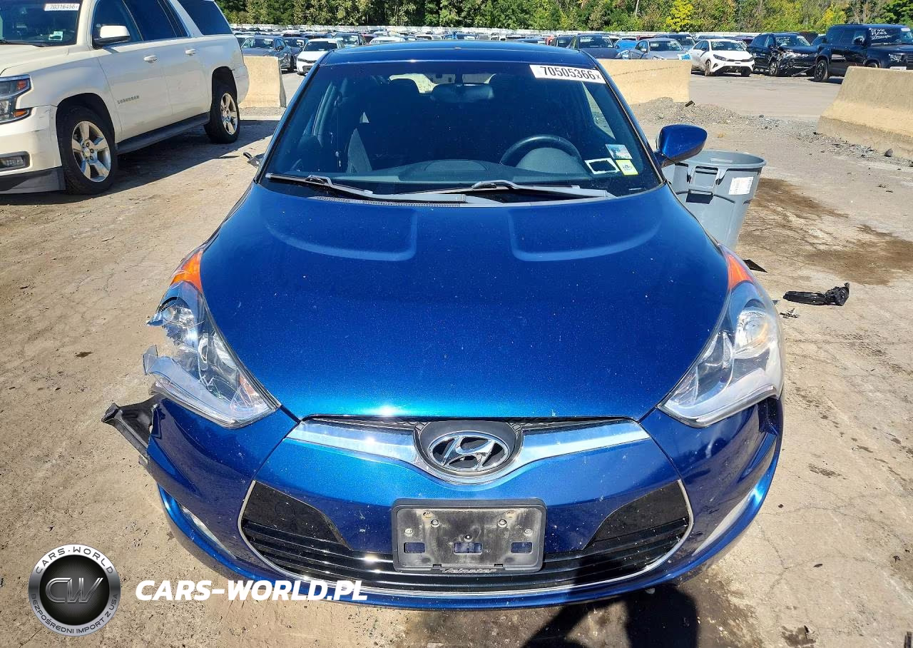 2017 Hyundai Veloster Value Edition VIN:KMHTC6AD4HU316591 - 5