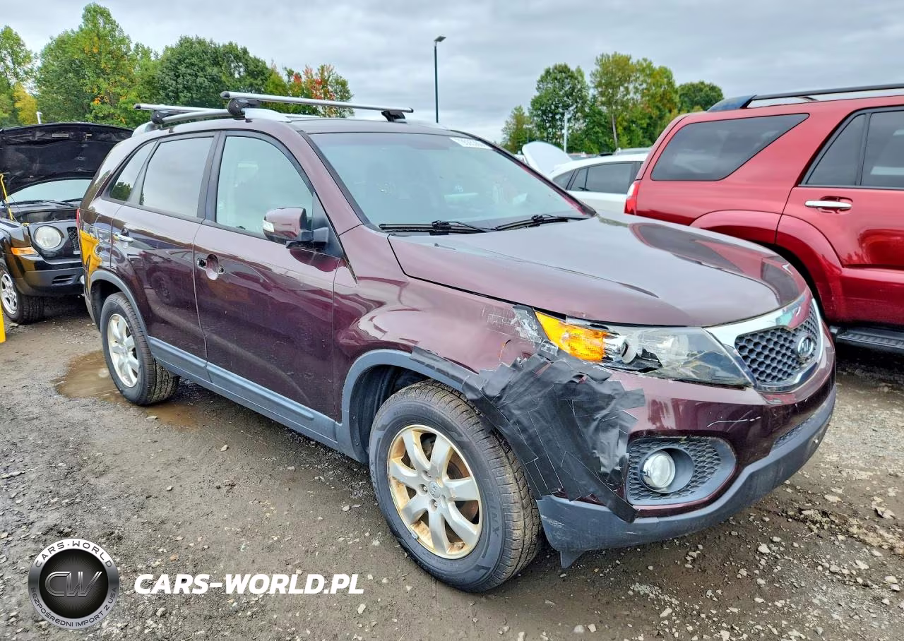 2013 Kia Sorento Lx VIN:5XYKT3A63DG379046 - 4