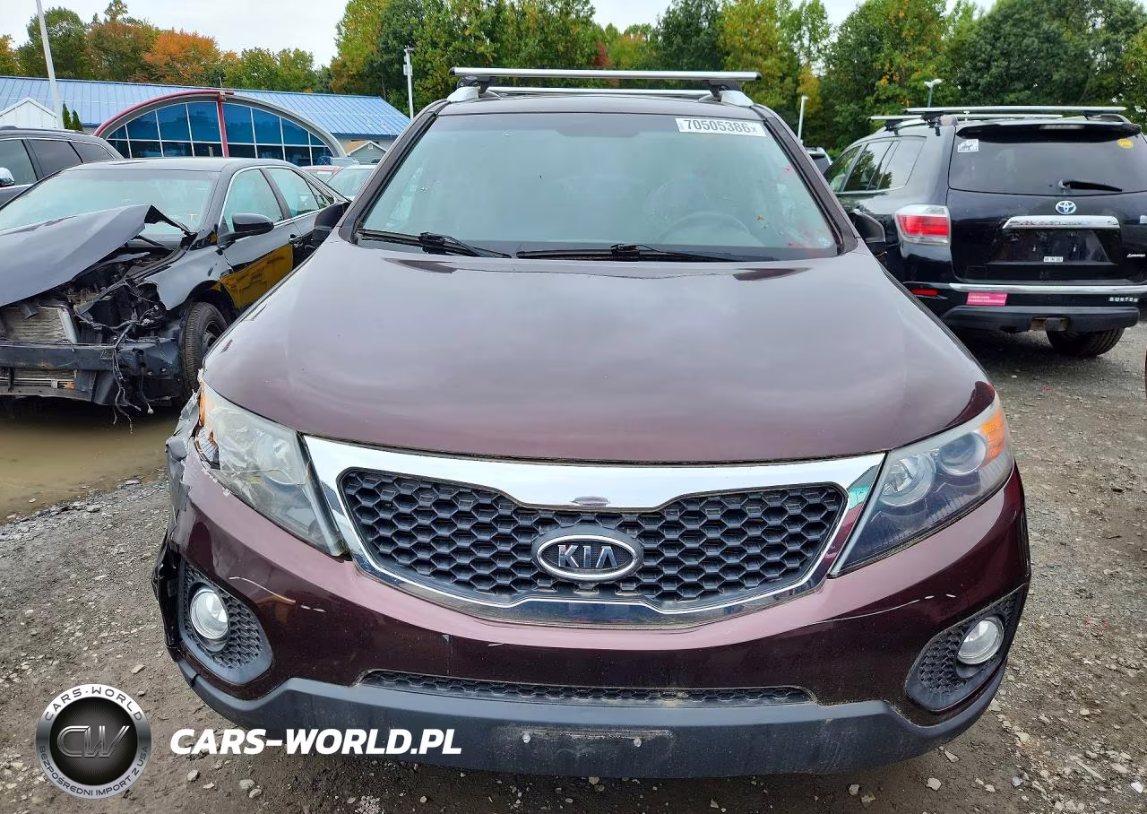2013 Kia Sorento Lx VIN:5XYKT3A63DG379046 - 5
