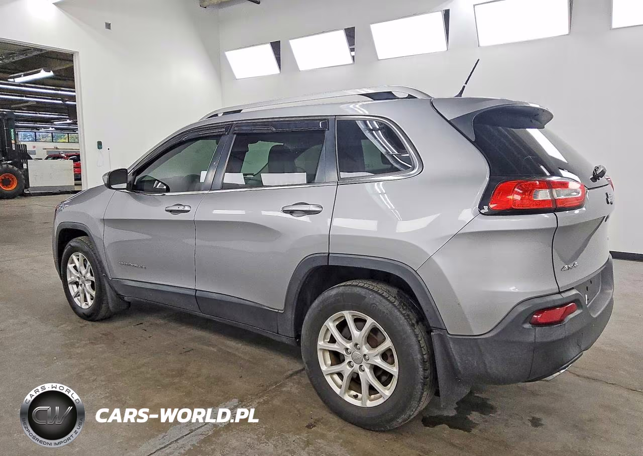 2015 Jeep Cherokee Latitude VIN:1C4PJMCS4FW528677 - 2