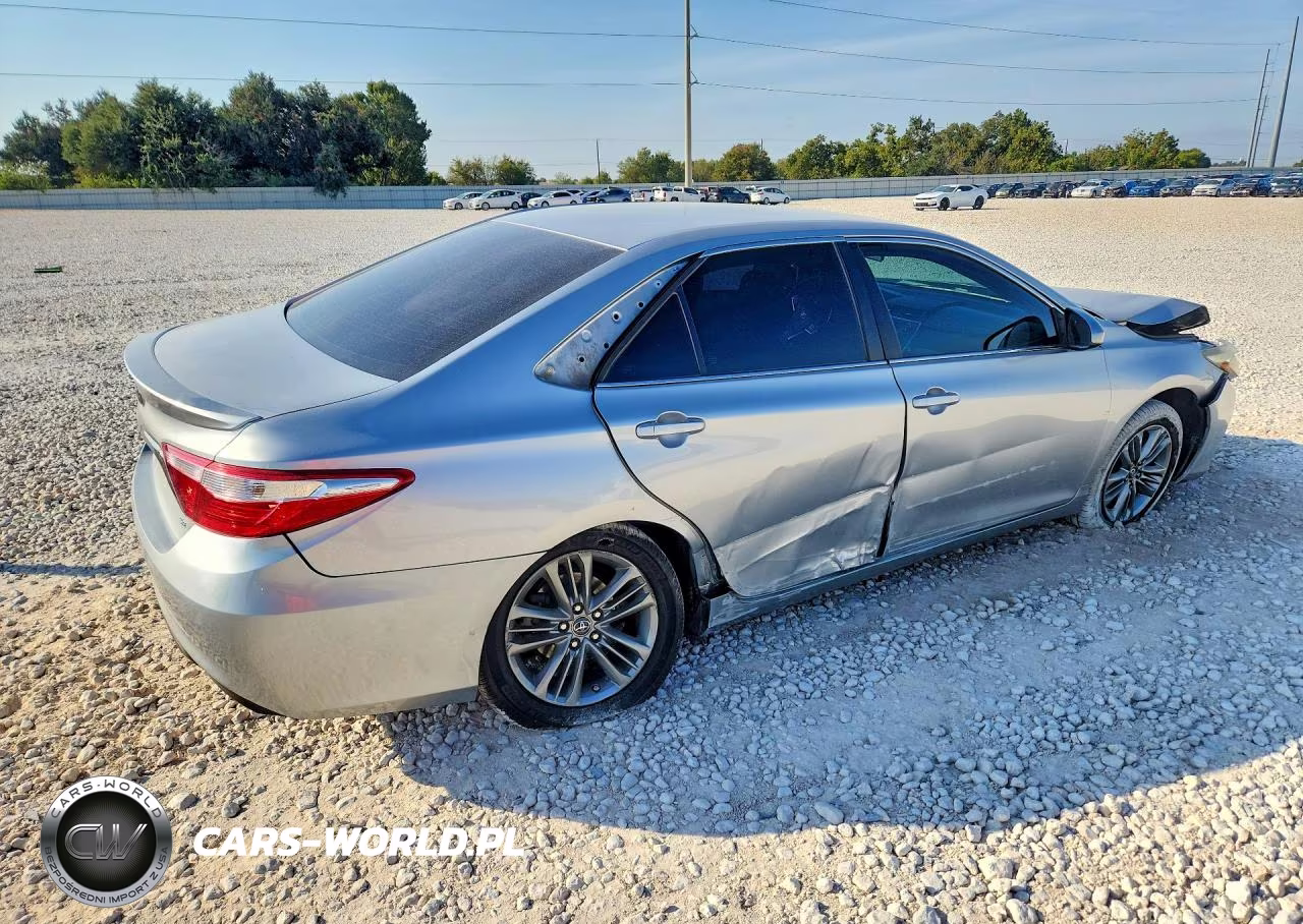 2016 Toyota Camry Se VIN:4T1BF1FK0GU245207 - 3