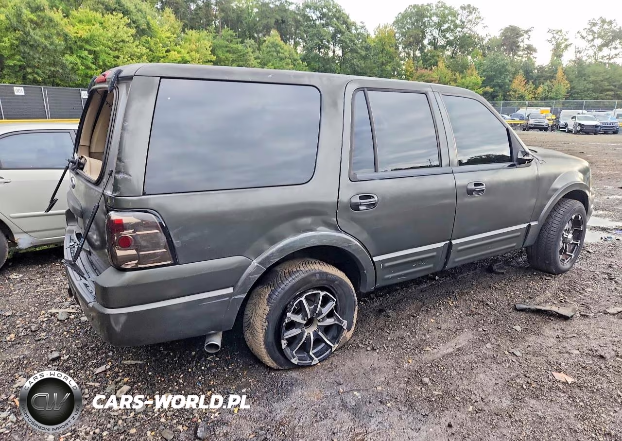 2004 Ford Expedition Eddie Bauer VIN:1FMPU17L64LB12987 - 3