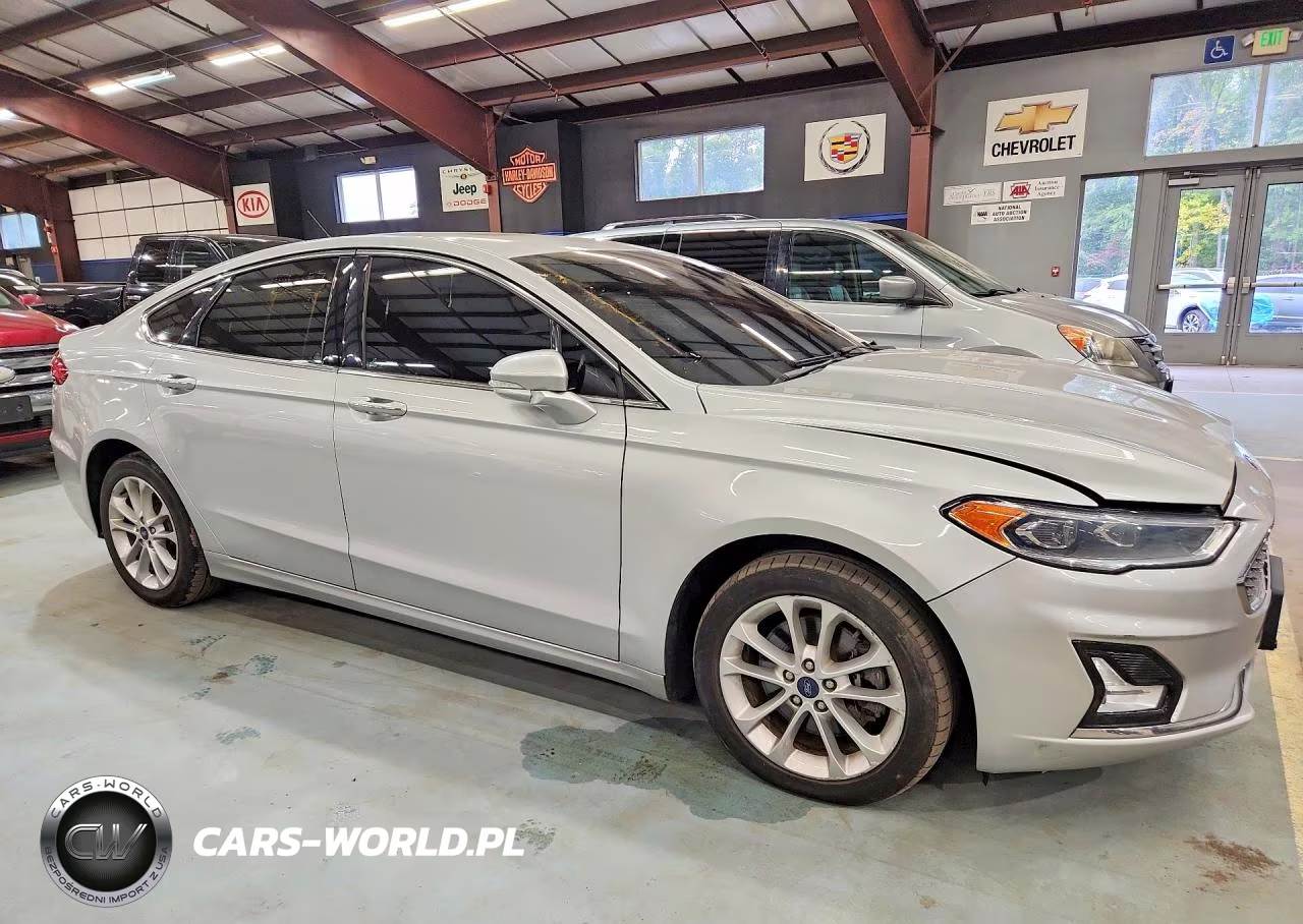 2019 Ford Fusion Titanium VIN:3FA6P0SU9KR157394 - 4