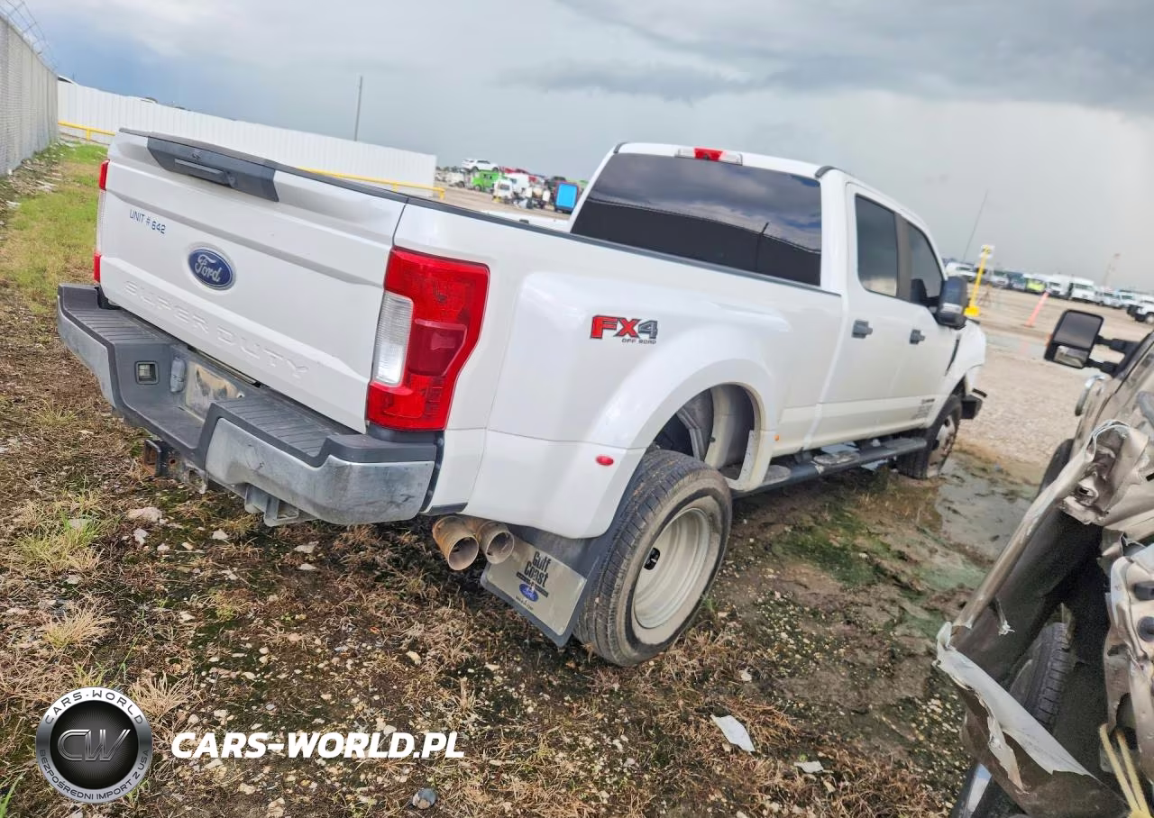 2019 Ford F350 Super Duty VIN:1FT8W3DT8KEE82147 - 3
