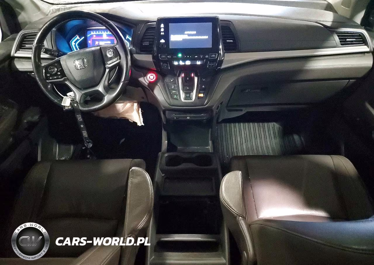 2018 Honda Odyssey Touring VIN:5FNRL6H86JB009073 - 8