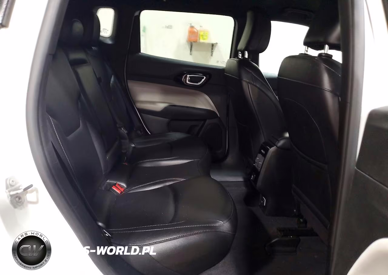 2025 Jeep Compass Limited VIN:3C4NJDCNXST504885 - 11