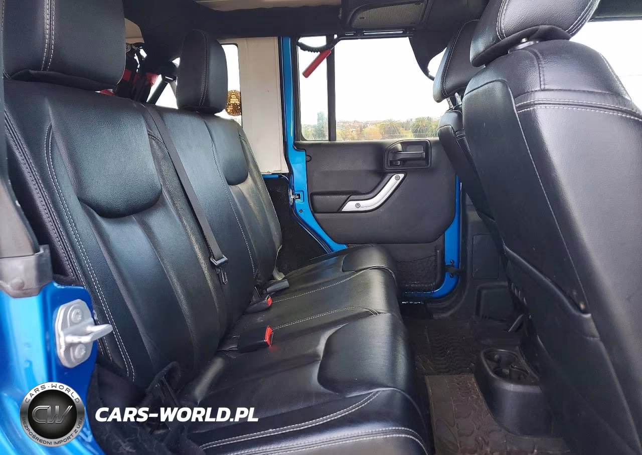 2016 Jeep Wrangler Unlimited Rubicon VIN:1C4BJWFG0GL270092 - 10