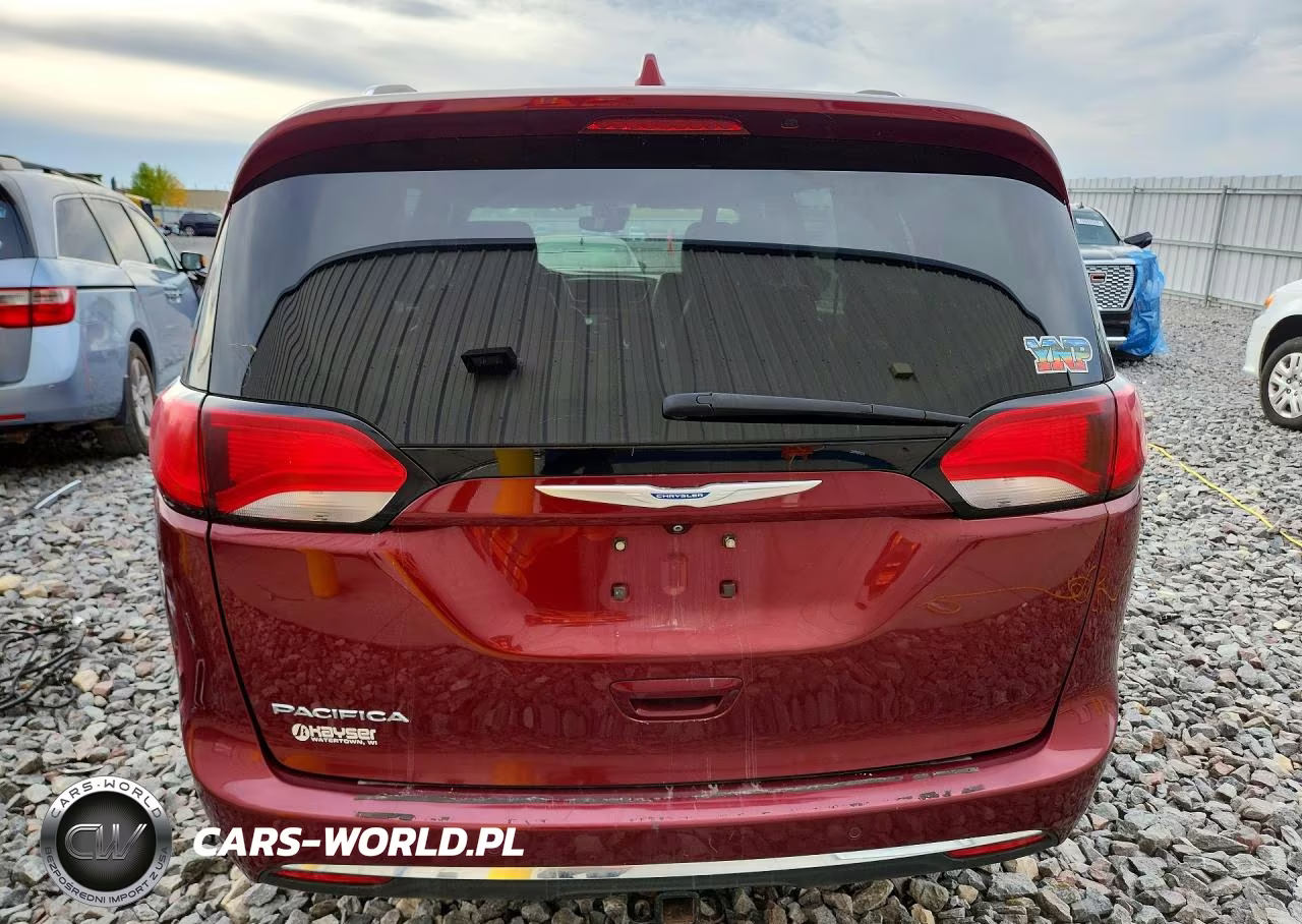 2018 Chrysler Pacifica Touring L Plus VIN:2C4RC1EG9JR197316 - 6