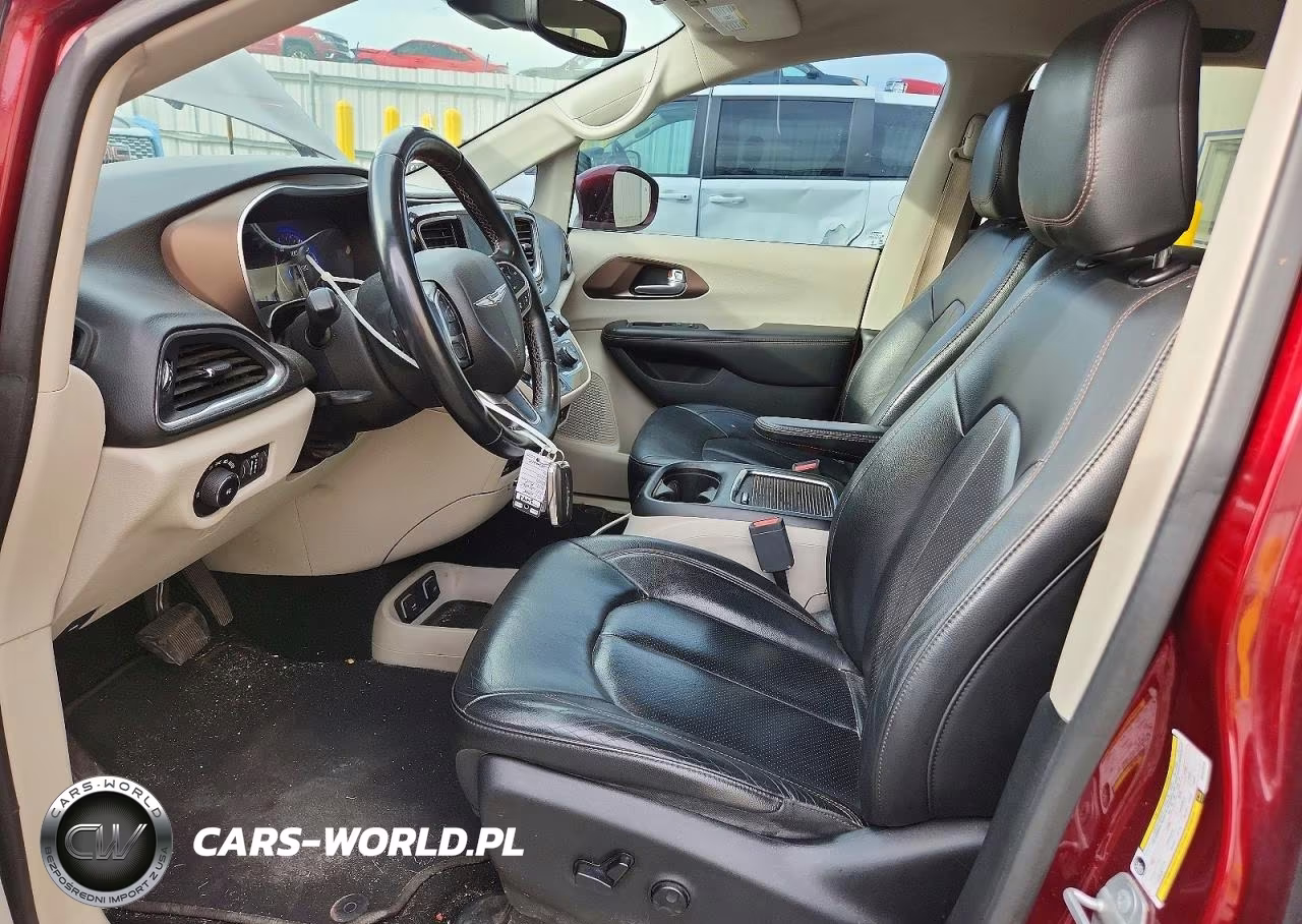 2018 Chrysler Pacifica Touring L Plus VIN:2C4RC1EG9JR197316 - 7