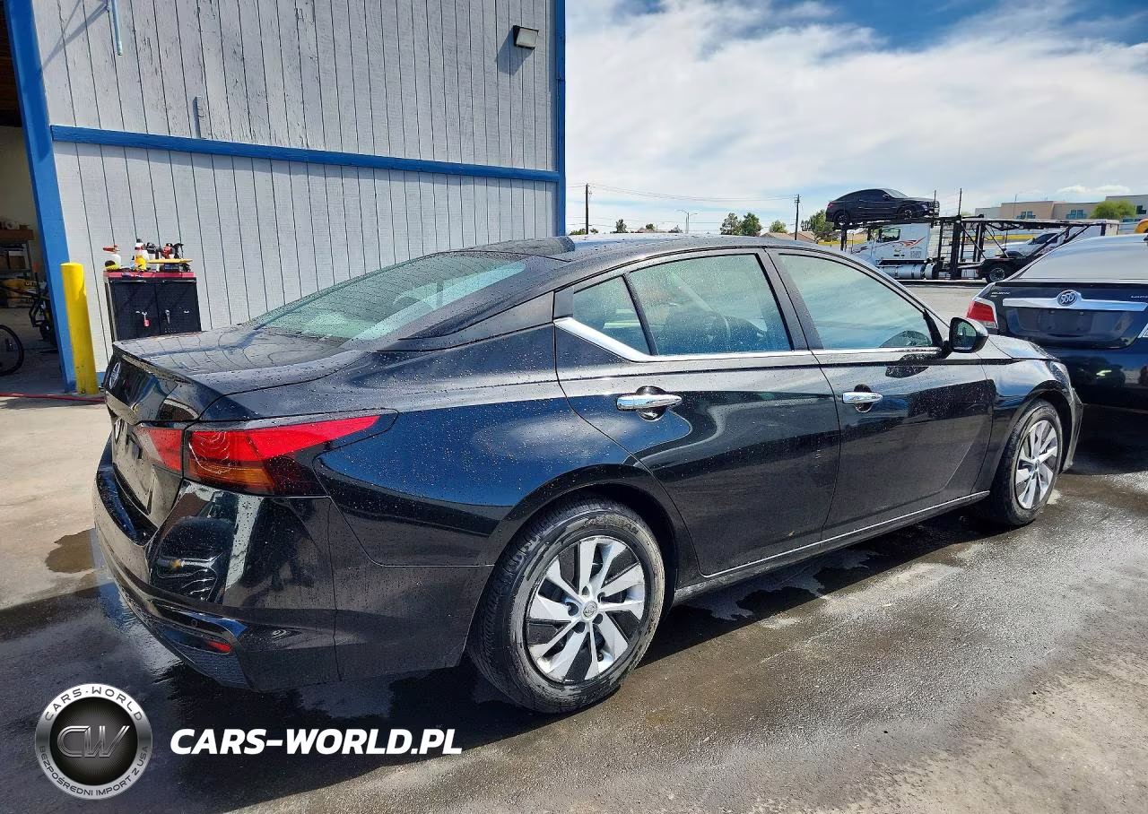 2023 Nissan Altima S VIN:1N4BL4BV1PN418621 - 3