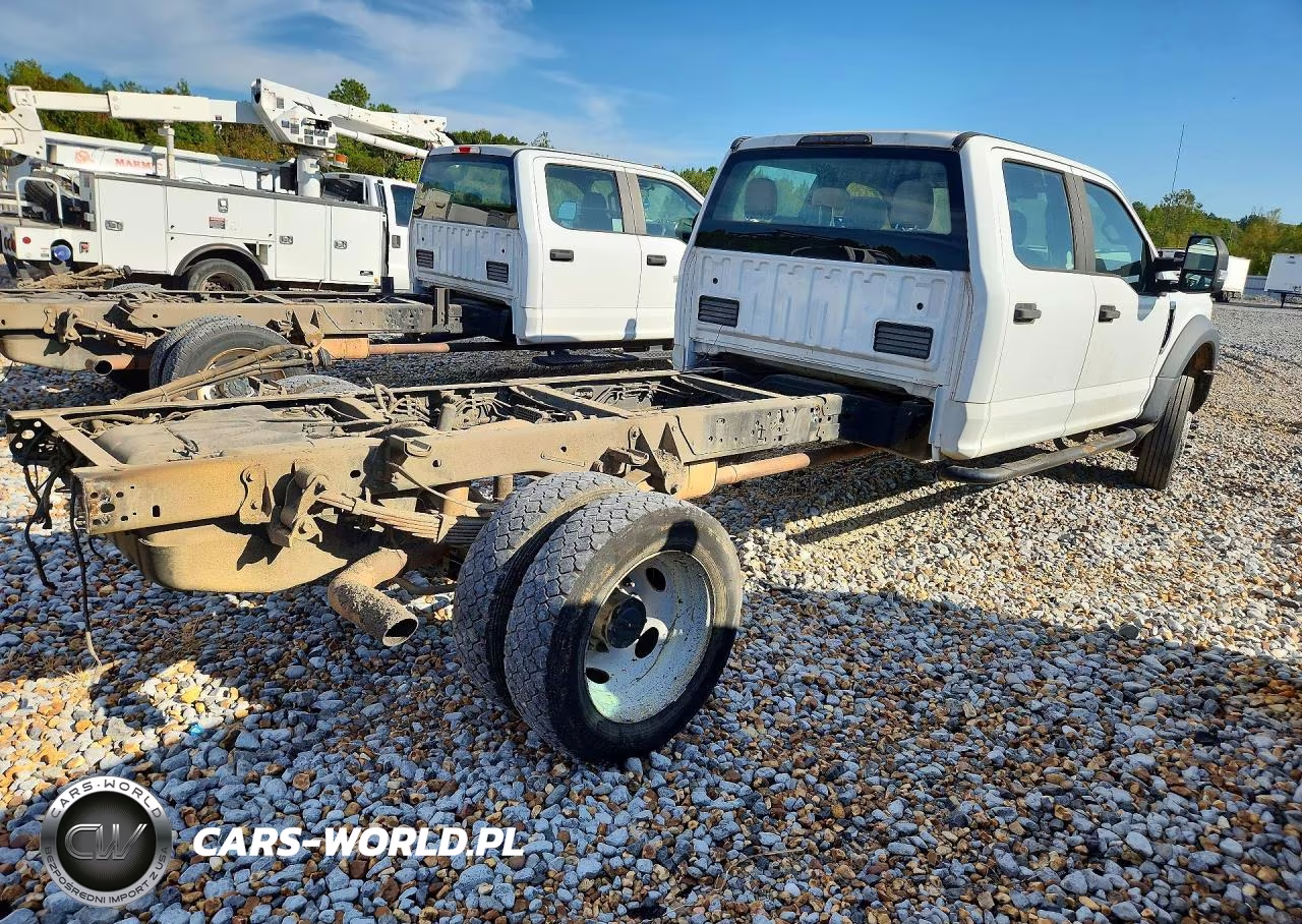 2019 Ford F450 Super Duty VIN:1FD0W4GY3KEC84100 - 3
