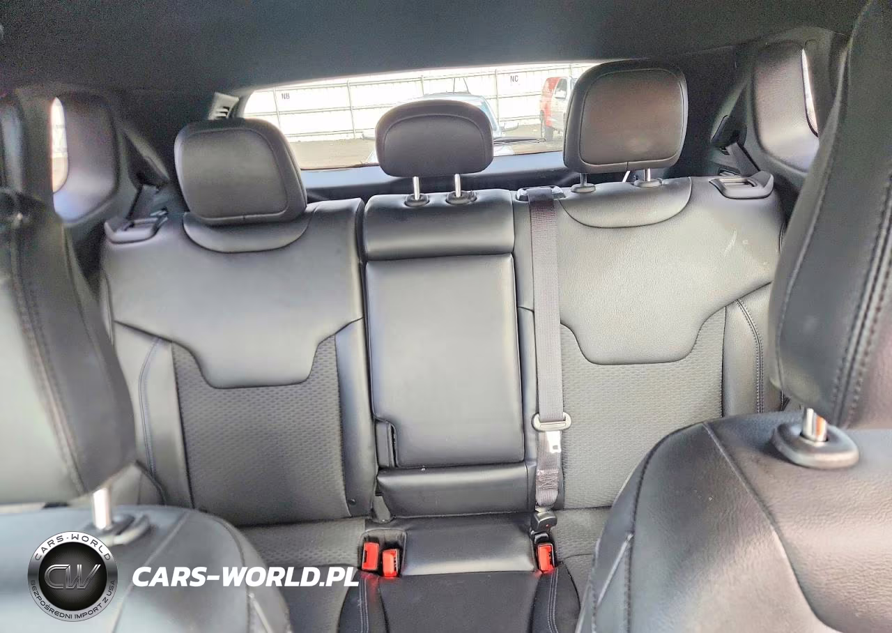 2025 Jeep Compass Latitude VIN:3C4NJDBN5ST580029 - 10