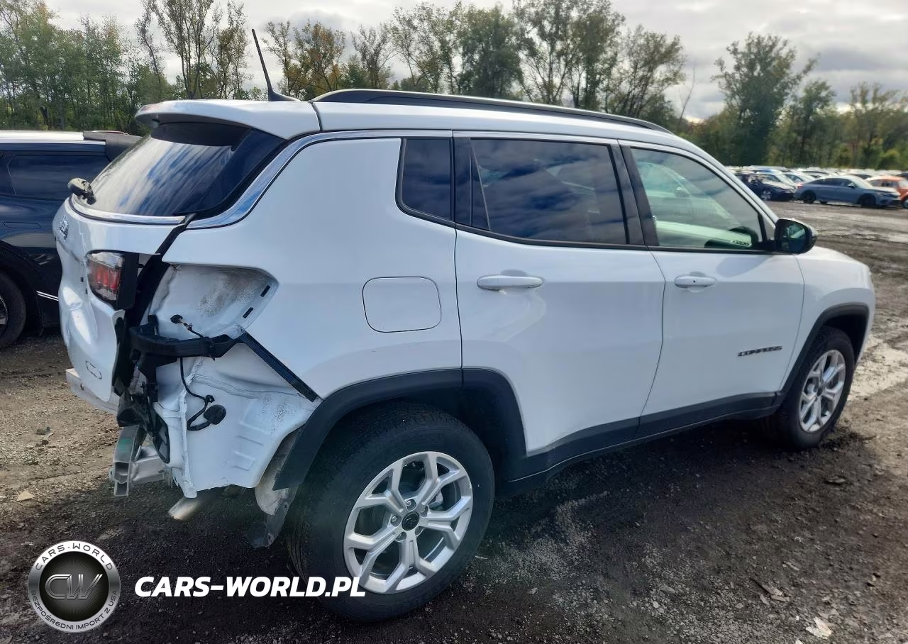 2025 Jeep Compass Latitude VIN:3C4NJDBN5ST580029 - 3