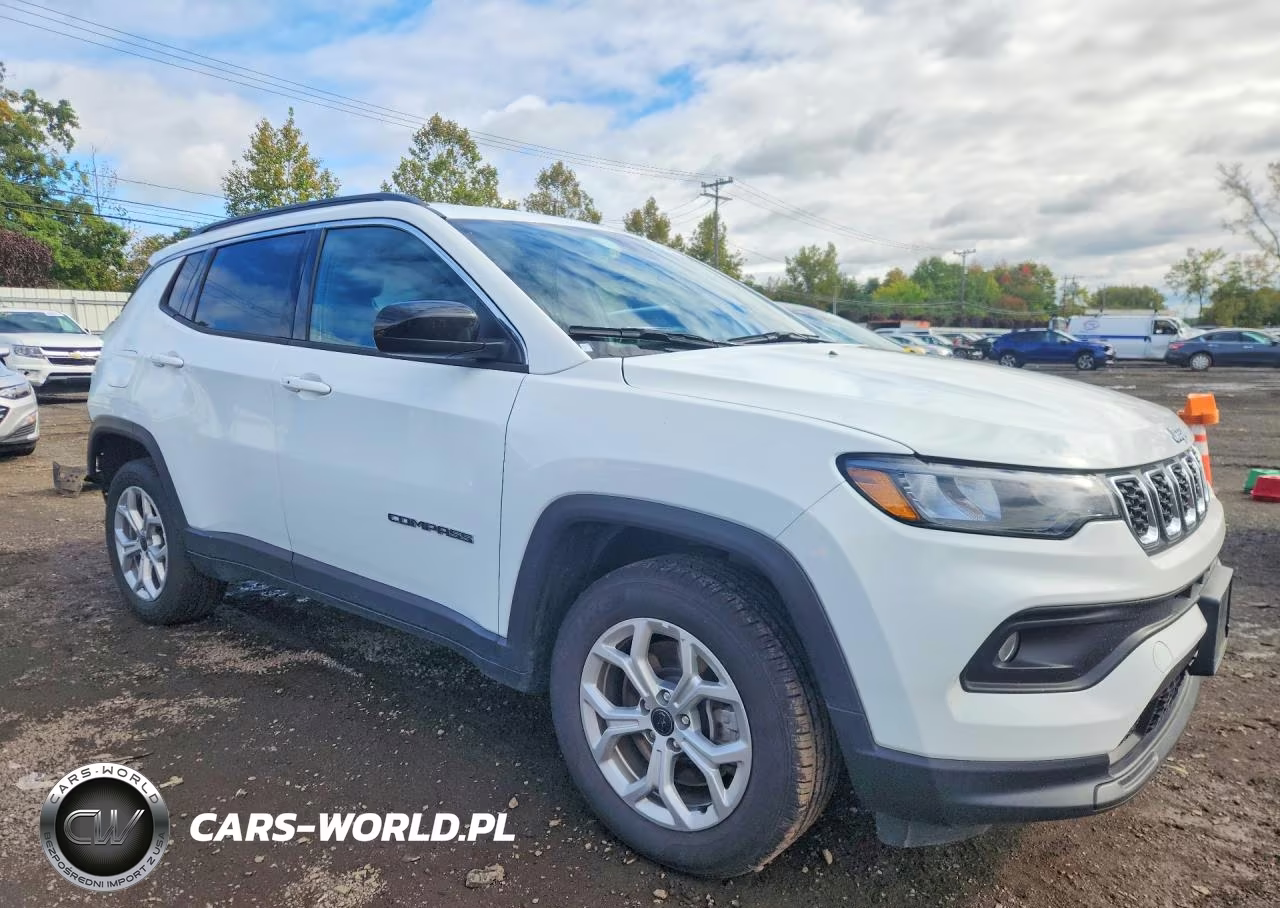 2025 Jeep Compass Latitude VIN:3C4NJDBN5ST580029 - 4