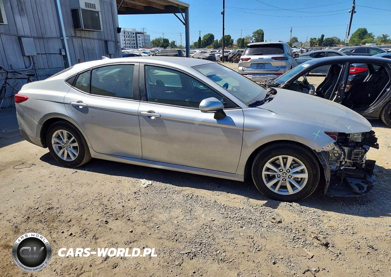 2025 Toyota Camry Le VIN:4T1DAACK1SU011596 - 4