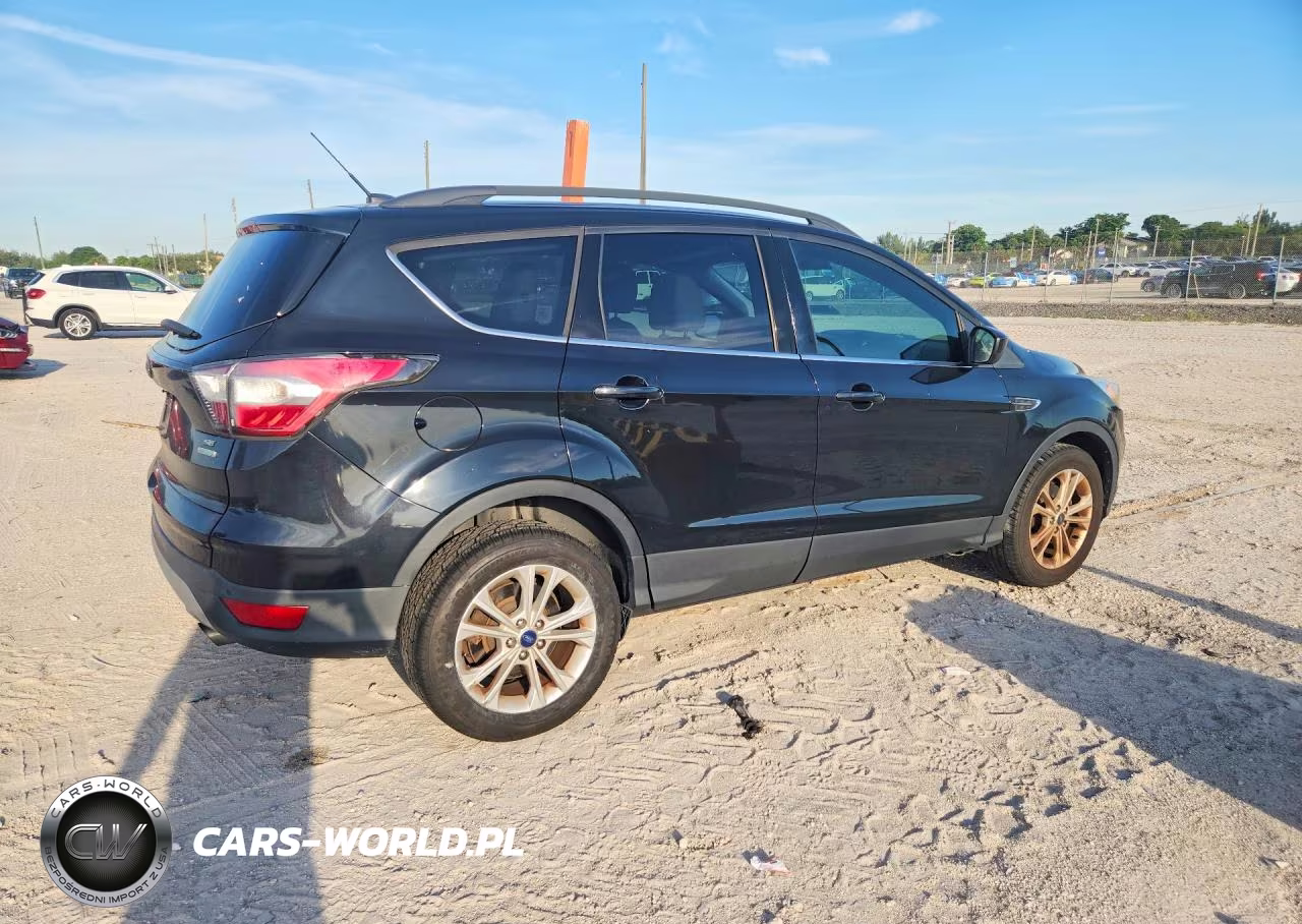 2017 Ford Escape Se VIN:1FMCU0GD4HUA84186 - 3