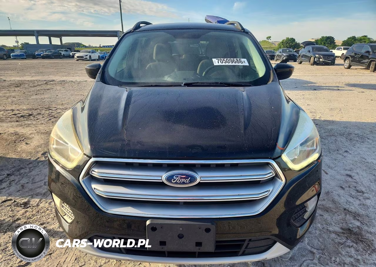 2017 Ford Escape Se VIN:1FMCU0GD4HUA84186 - 5
