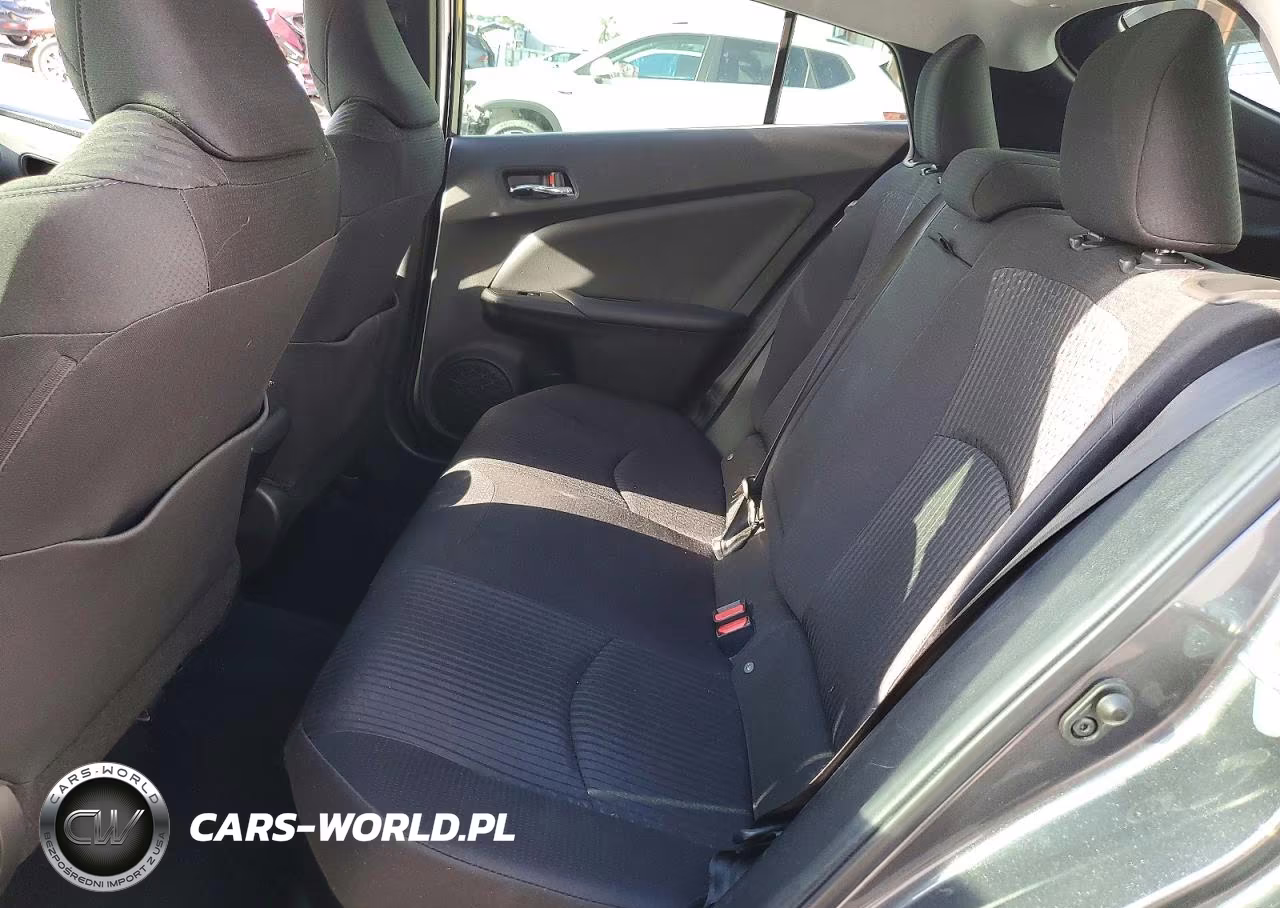 2018 Toyota Prius Two VIN:JTDKBRFU6J3074458 - 10