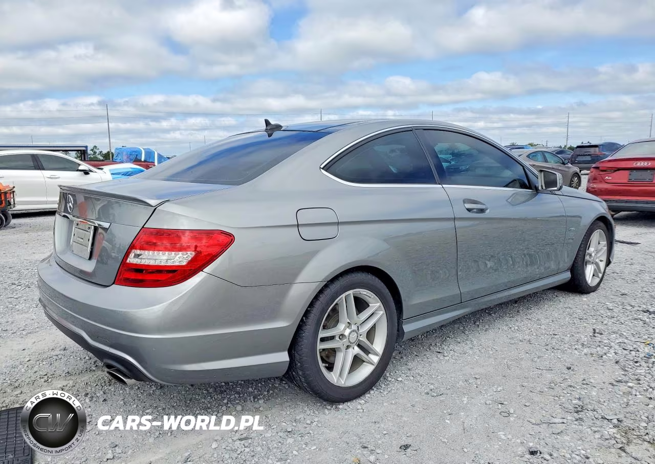 2012 Mercedes-Benz C 350 VIN:WDDGJ5HB3CF734704 - 3