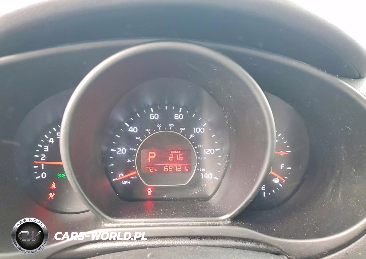 2016 Kia Soul + VIN:KNDJP3A58G7831095 - 9