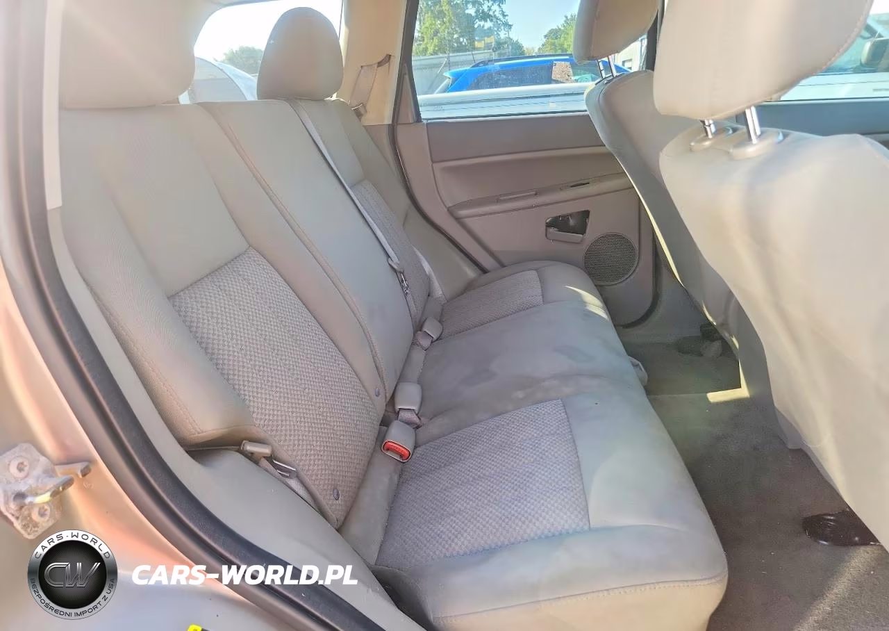 2005 Jeep Grand Cherokee Laredo VIN:1J8GR48K05C609587 - 11