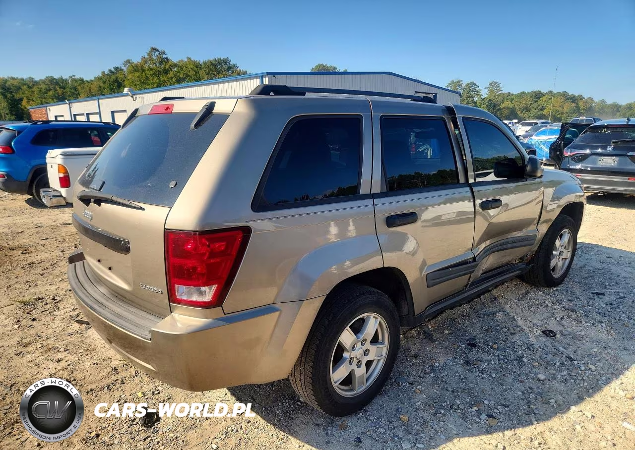 2005 Jeep Grand Cherokee Laredo VIN:1J8GR48K05C609587 - 3
