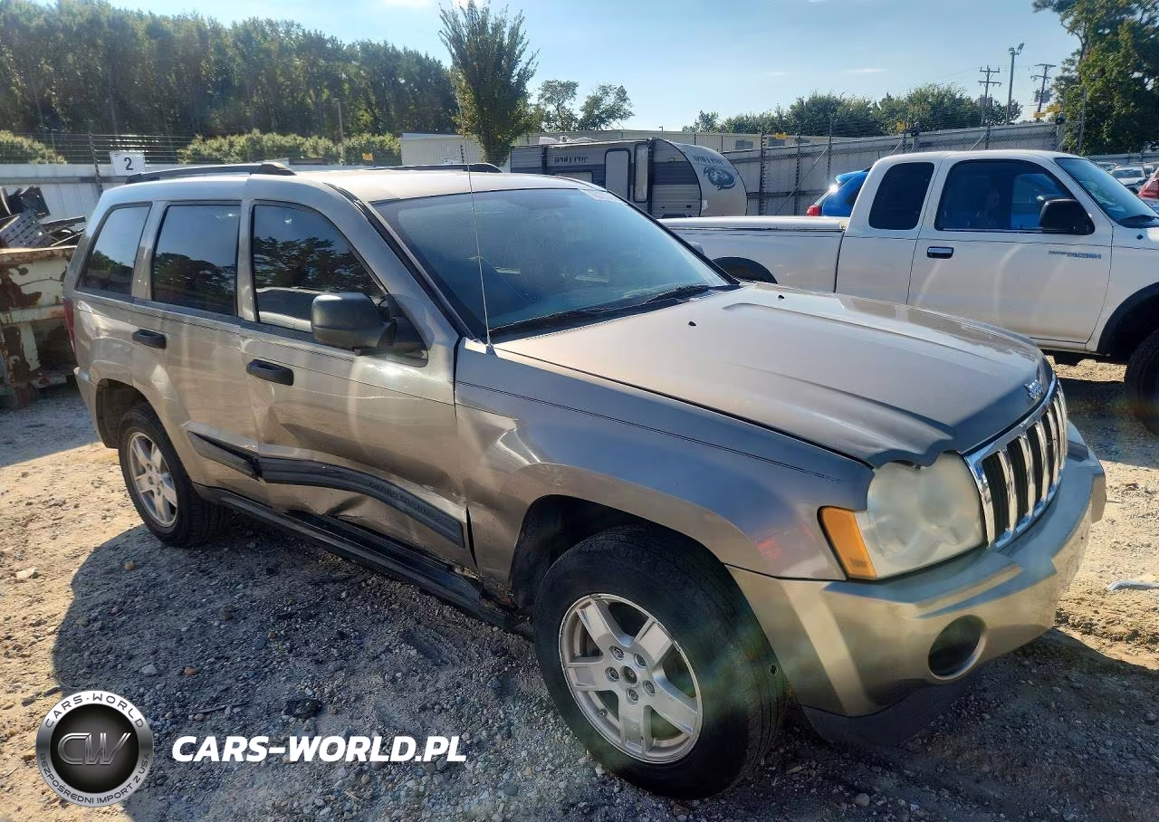2005 Jeep Grand Cherokee Laredo VIN:1J8GR48K05C609587 - 4