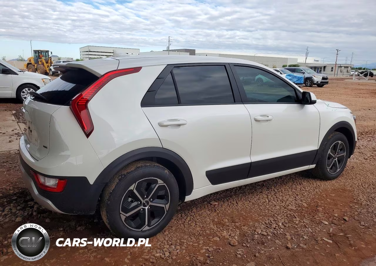 2026 Kia Niro Lx VIN:KNDCP3LE3T5371677 - 3