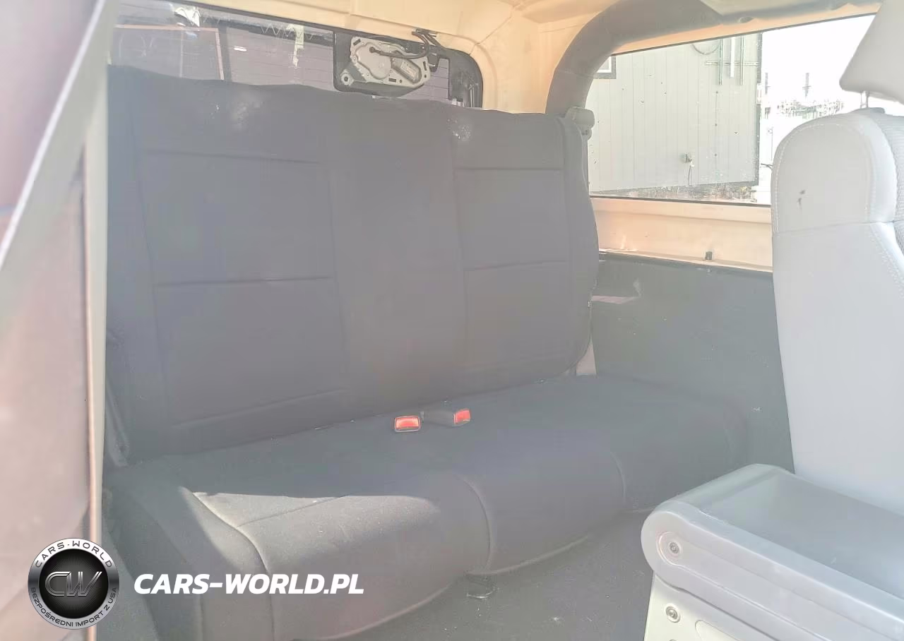 2007 Jeep Wrangler Rubicon VIN:1J4GA64177L120267 - 10