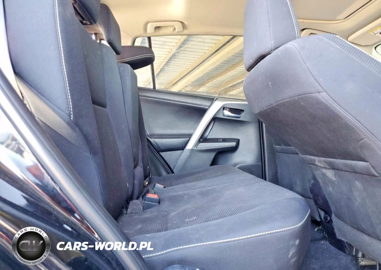 2018 Toyota Rav4 Xle VIN:2T3RFREV2JW785732 - 10