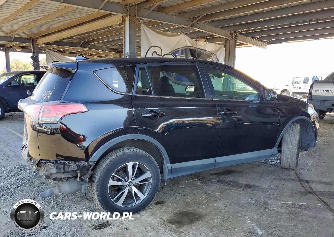 2018 Toyota Rav4 Xle VIN:2T3RFREV2JW785732 - 3