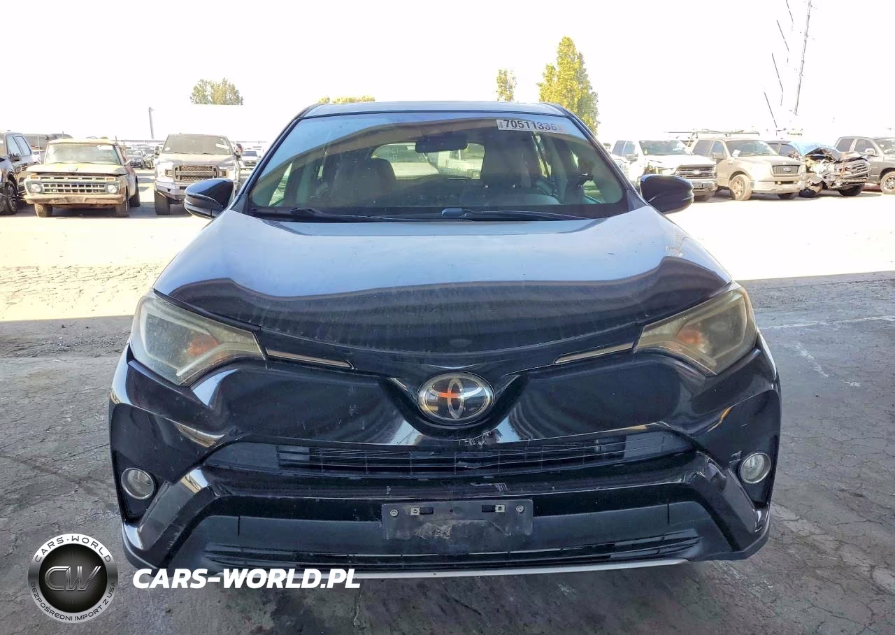 2018 Toyota Rav4 Xle VIN:2T3RFREV2JW785732 - 5