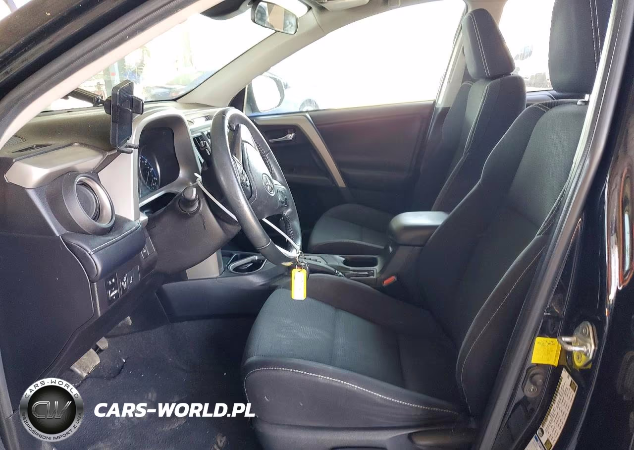 2018 Toyota Rav4 Xle VIN:2T3RFREV2JW785732 - 7