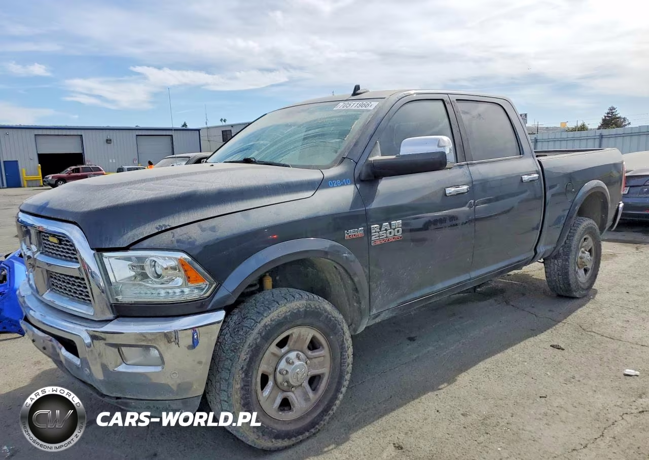 2018 Ram 2500 Laramie VIN:3C6UR5FJ7JG156397 - 1