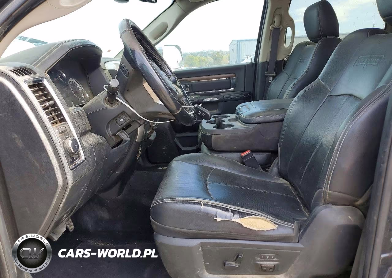 2018 Ram 2500 Laramie VIN:3C6UR5FJ7JG156397 - 7