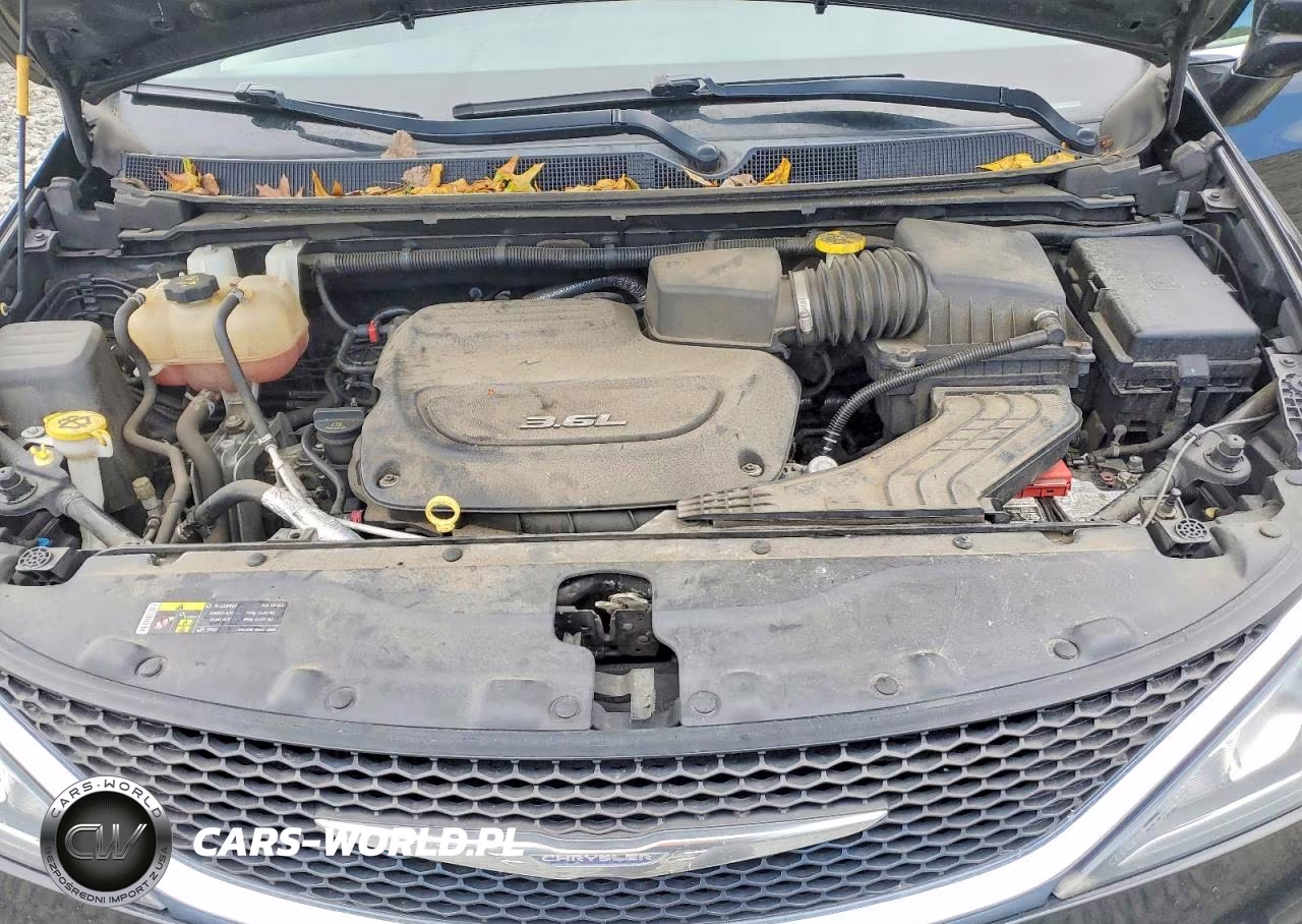 2017 Chrysler Pacifica Touring L Plus VIN:2C4RC1EG4HR736063 - 12