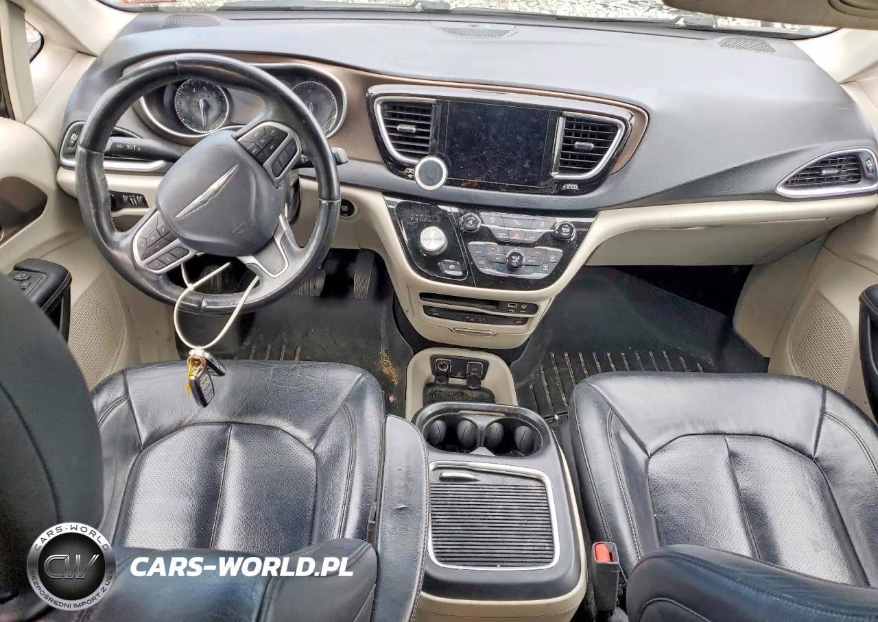 2017 Chrysler Pacifica Touring L Plus VIN:2C4RC1EG4HR736063 - 8