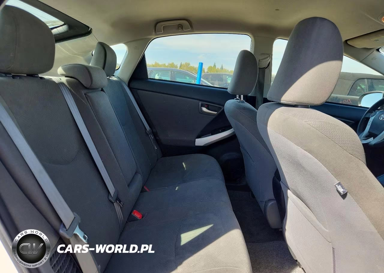 2013 Toyota Prius Three VIN:JTDKN3DU7D5658948 - 10