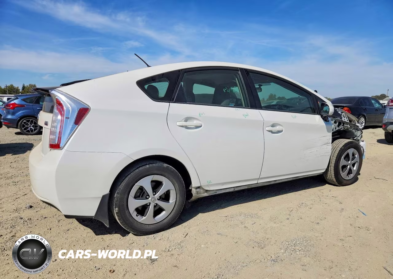 2013 Toyota Prius Three VIN:JTDKN3DU7D5658948 - 3
