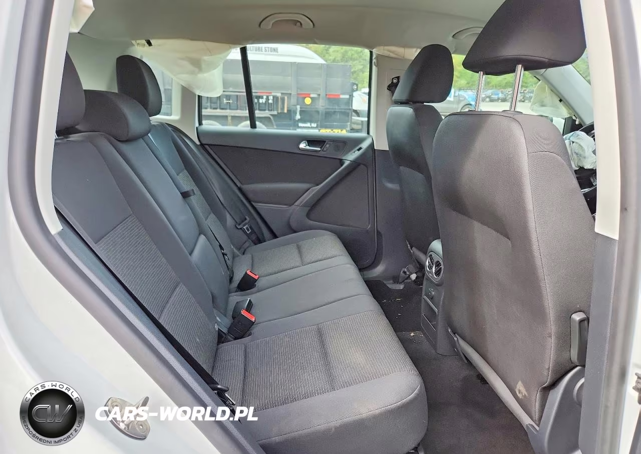 2017 Volkswagen Tiguan S VIN:WVGBV7AX8HK053829 - 10
