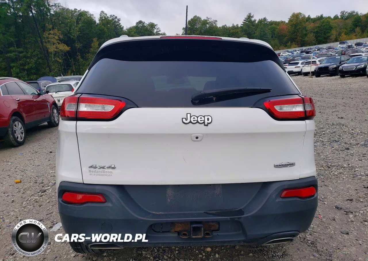 2016 Jeep Cherokee Latitude VIN:1C4PJMCS6GW122434 - 6