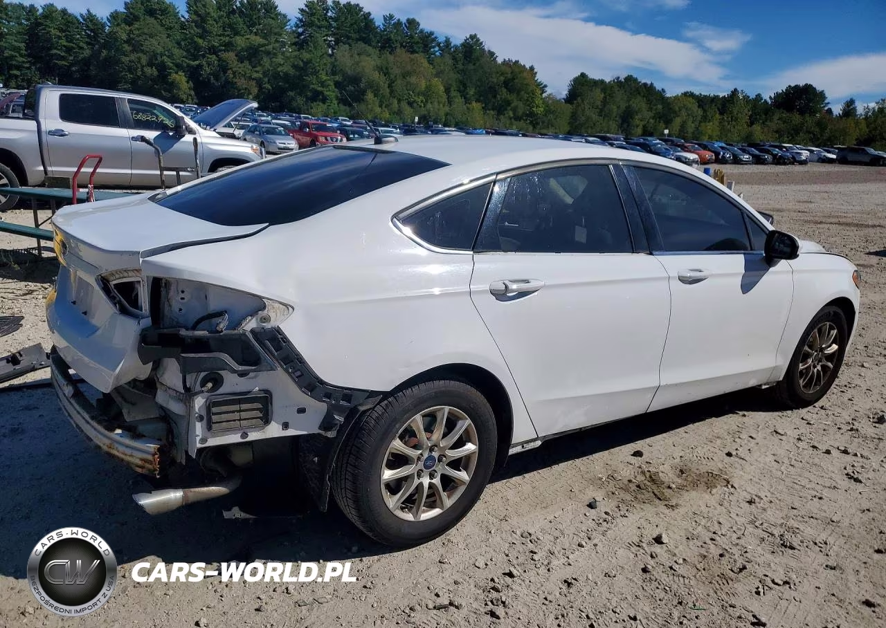 2015 Ford Fusion S VIN:3FA6P0G76FR299369 - 3