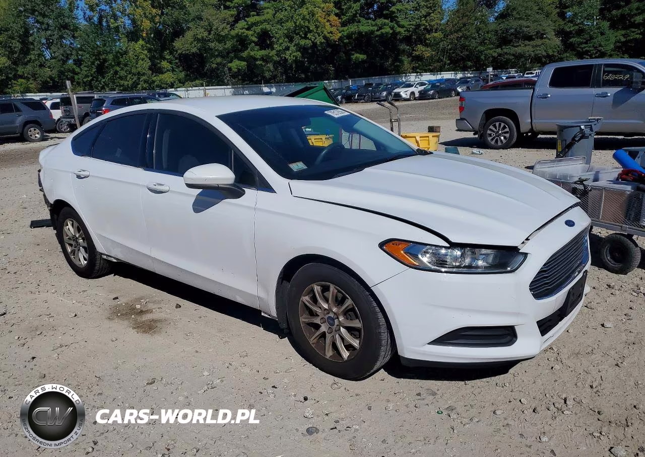 2015 Ford Fusion S VIN:3FA6P0G76FR299369 - 4
