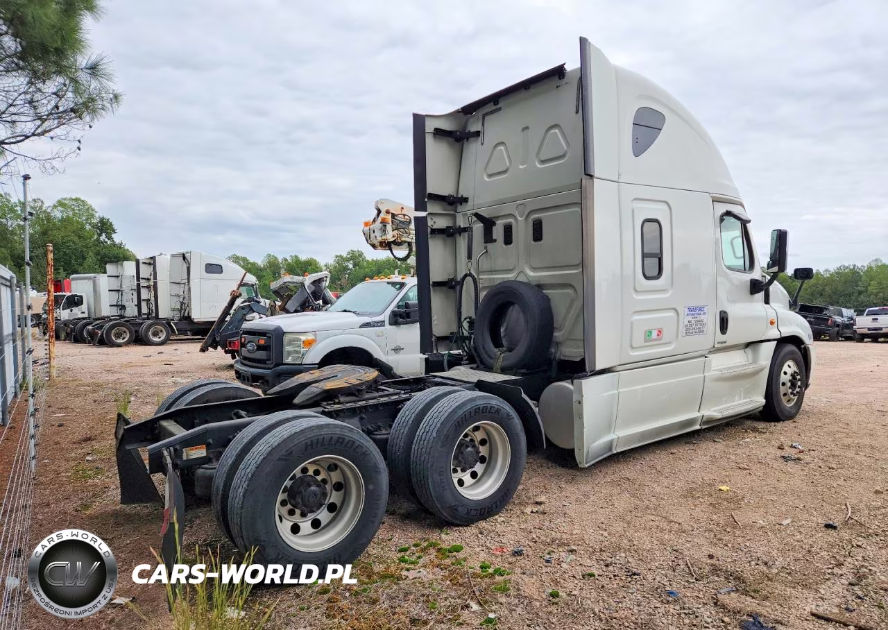 2016 Freightliner Cascadia 125 VIN:3AKJGLD50GSHP5544 - 3